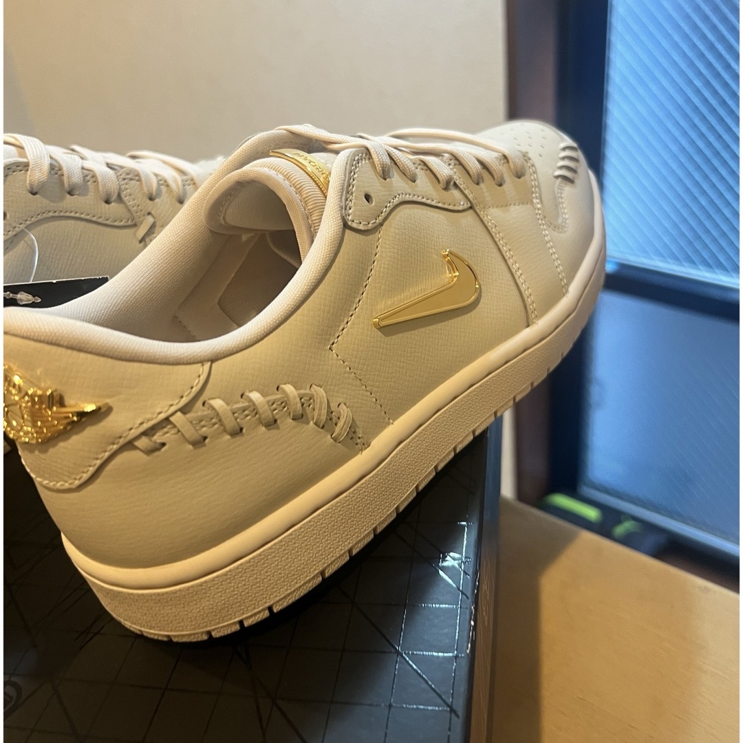 NIKE(ナイキ)のWMNS Air Jordan 1 Low MM "Legend Light レディースの靴/シューズ(スニーカー)の商品写真