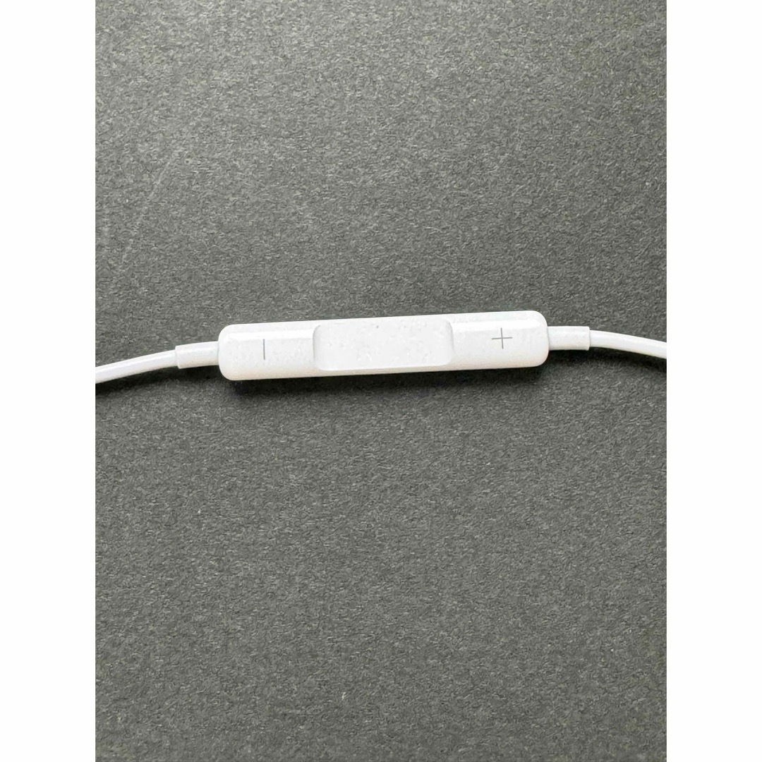 Apple(アップル)のApple iPhone EarPods（Lightningコネクタ） スマホ/家電/カメラのオーディオ機器(ヘッドフォン/イヤフォン)の商品写真