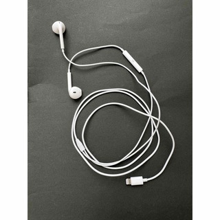 アップル(Apple)のApple iPhone EarPods（Lightningコネクタ）(ヘッドフォン/イヤフォン)