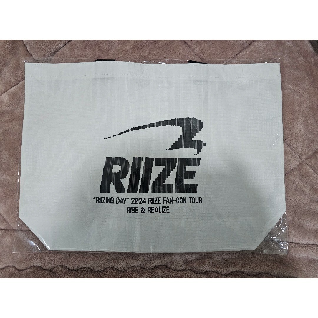 RIIZE ライズ リユーザブルバッグ トートバッグ ソウルコン エンタメ/ホビーのタレントグッズ(アイドルグッズ)の商品写真