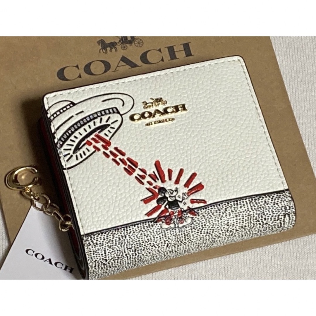 COACH(コーチ)の新品　COACH 二つ折り財布　ミッキーマウス　ディズニー　キースヘリングコラボ レディースのファッション小物(財布)の商品写真
