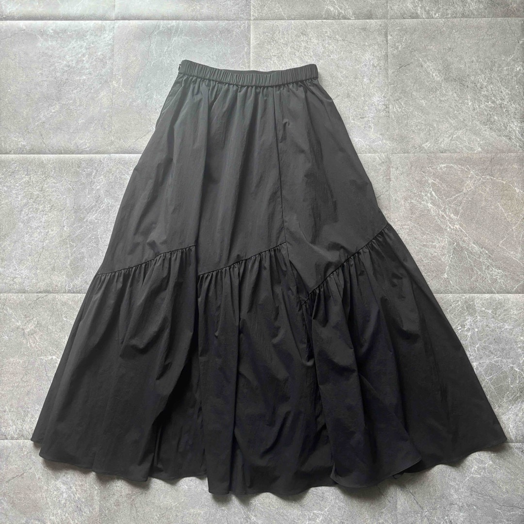 allureville(アルアバイル)のタグ付き アルアバイル バイヤス切替ギャザースカート ブラック 01 レディースのスカート(ロングスカート)の商品写真