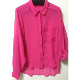 エイチアンドエム(H&M)のH&Ｍ 鮮やかピンクのシャツ(シャツ/ブラウス(長袖/七分))