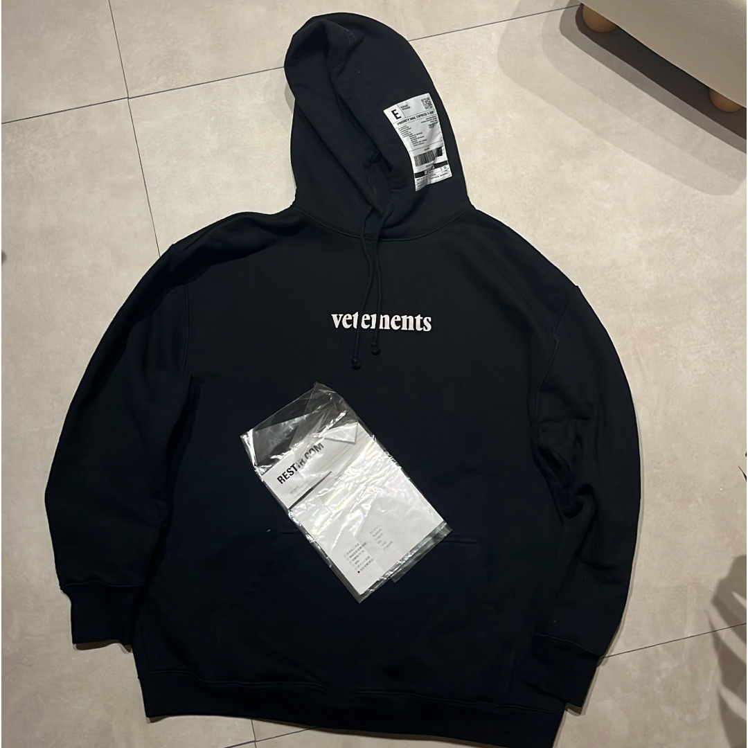 VETEMENTS(ヴェトモン)のvetemens ヴェトモン パーカー ロゴ メンズのトップス(パーカー)の商品写真