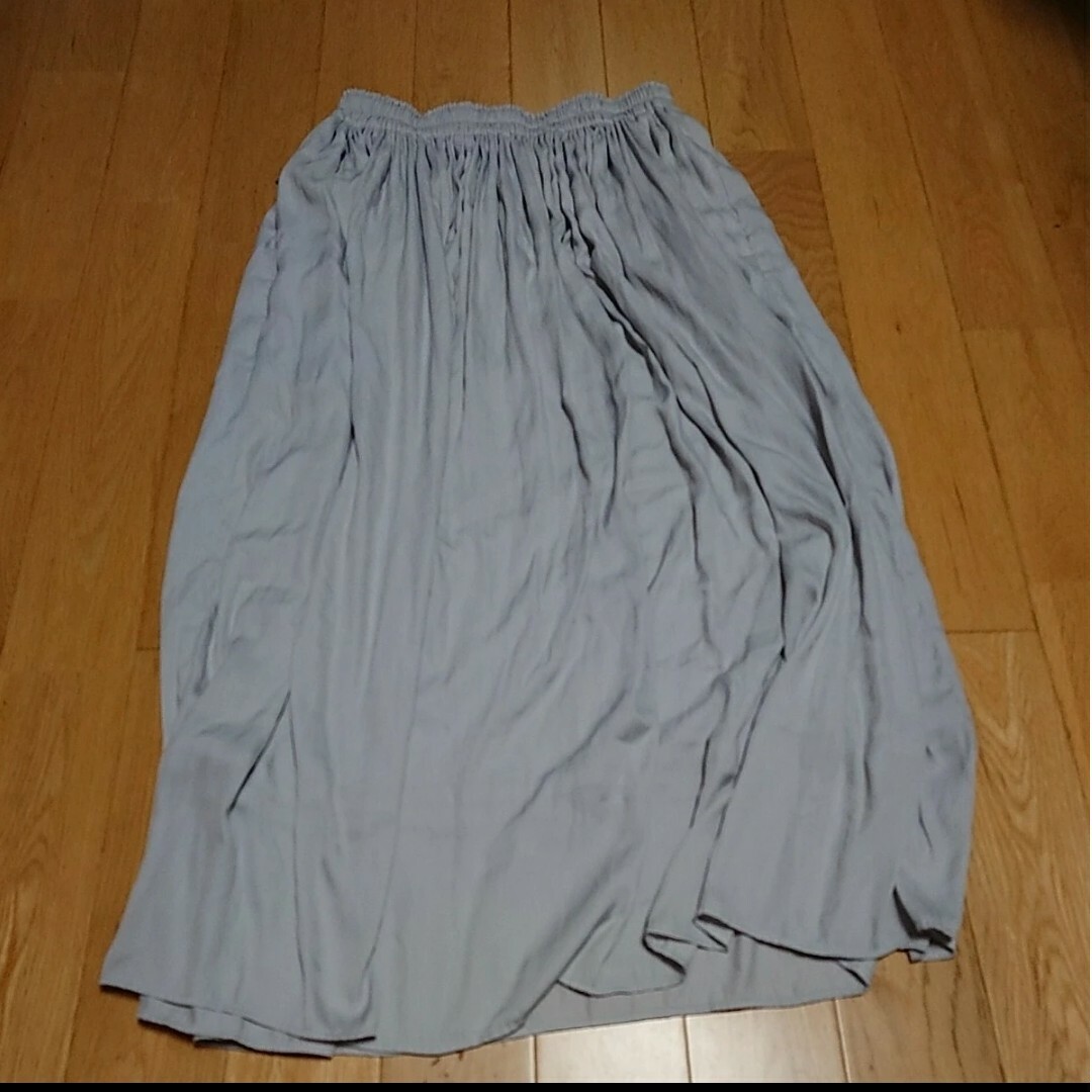 UNIQLO(ユニクロ)のユニクロ ライトグレー ロングスカート レディースのスカート(ロングスカート)の商品写真