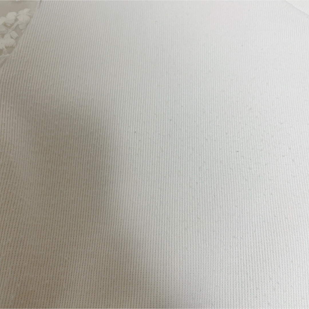 INGNI(イング)のINGNI ホワイトニット　半袖　ニット　ホワイト　白　フラワー レディースのトップス(ニット/セーター)の商品写真