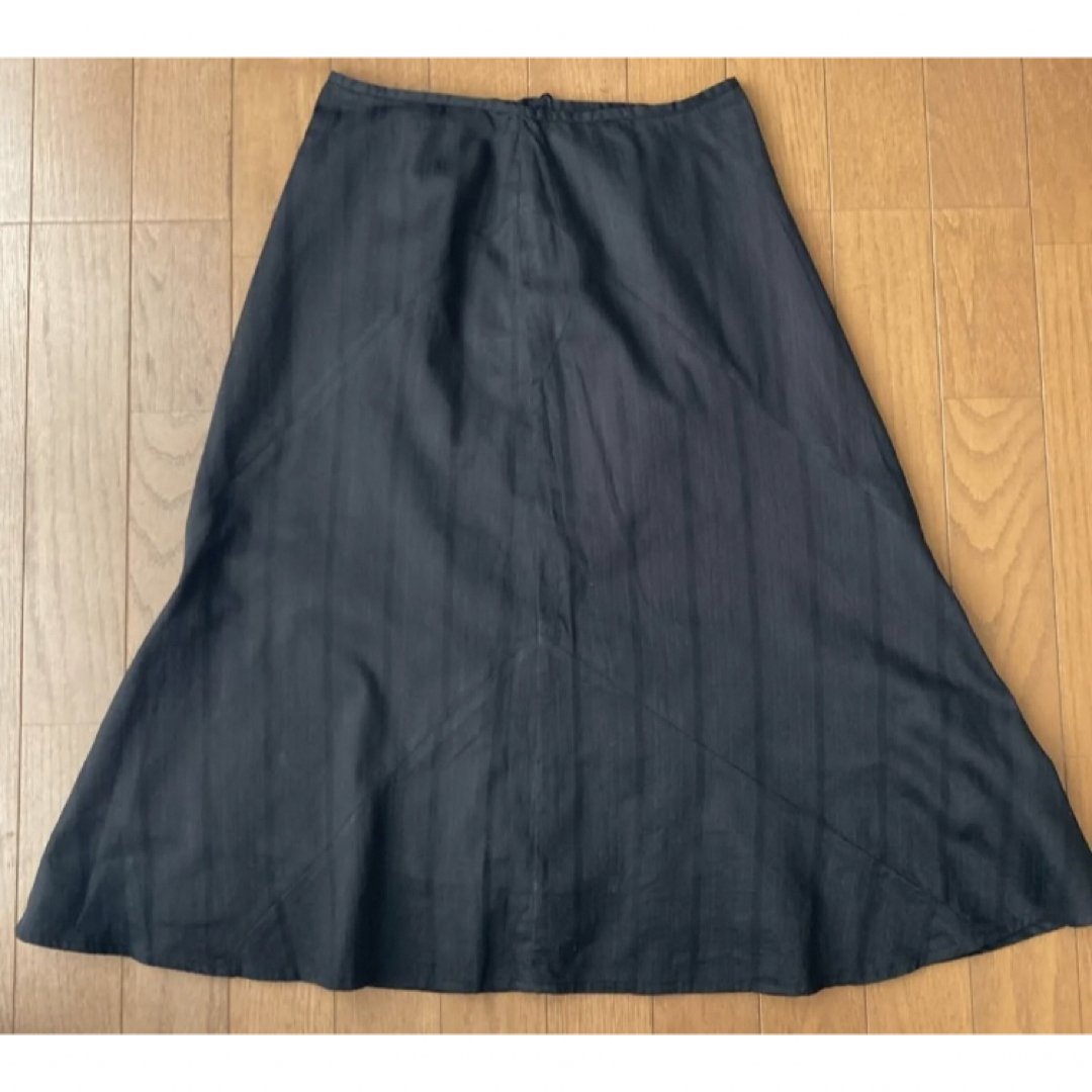 UNIQLO(ユニクロ)の黒スカート レディースのスカート(ひざ丈スカート)の商品写真