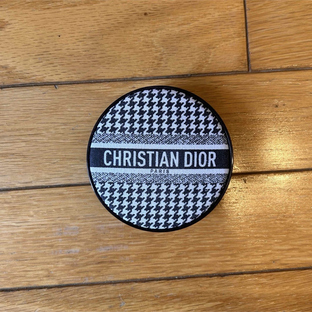 Dior(ディオール)のDIOR クッションファンデーション ケースのみ コスメ/美容のベースメイク/化粧品(ファンデーション)の商品写真