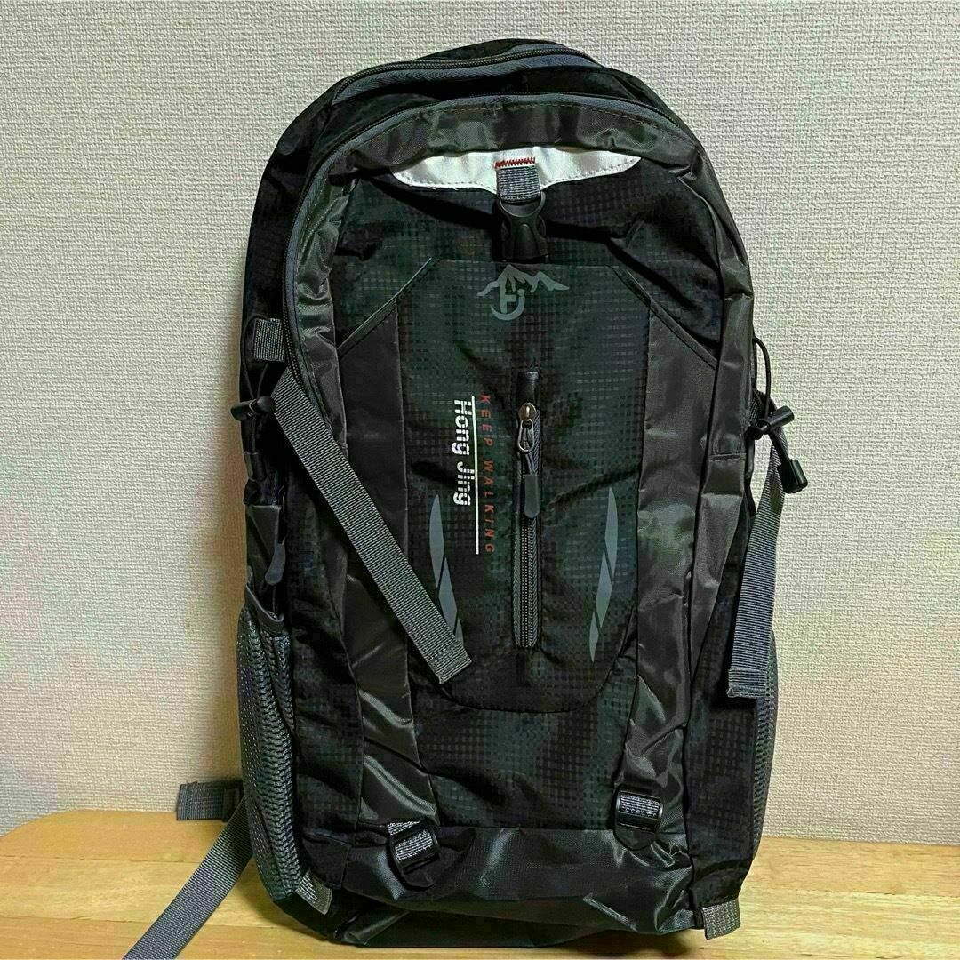 新品・未使用 登山リュック 大容量 リュックサック アウトドア 40Lブラック メンズのバッグ(バッグパック/リュック)の商品写真