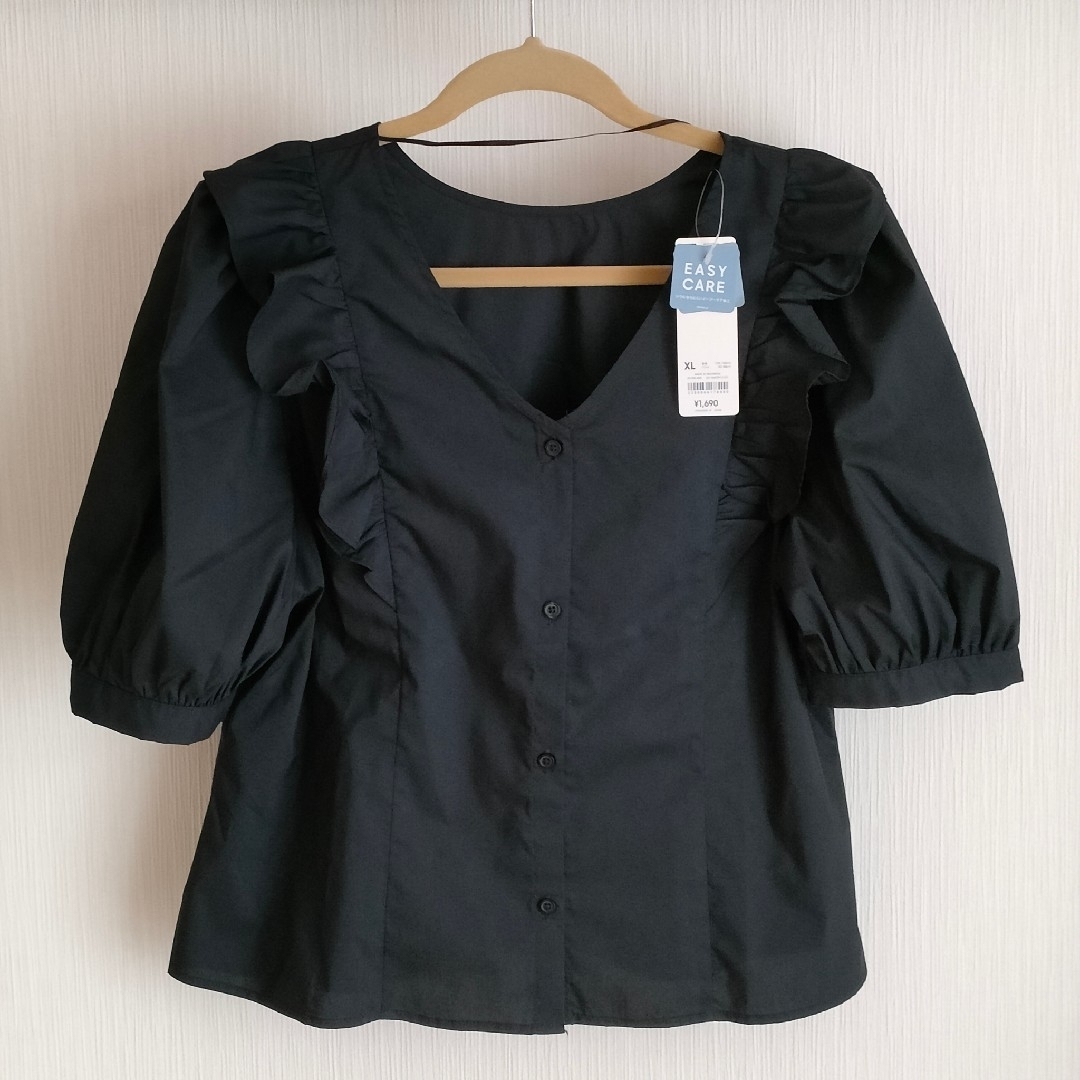 GU(ジーユー)のGU ラッフル パフスリーブ フリルシャツ ブラック XL レディースのトップス(シャツ/ブラウス(半袖/袖なし))の商品写真