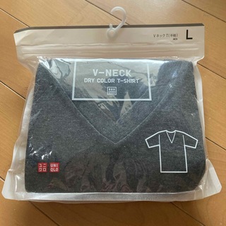ユニクロ(UNIQLO)のVネック　T(Tシャツ/カットソー(半袖/袖なし))
