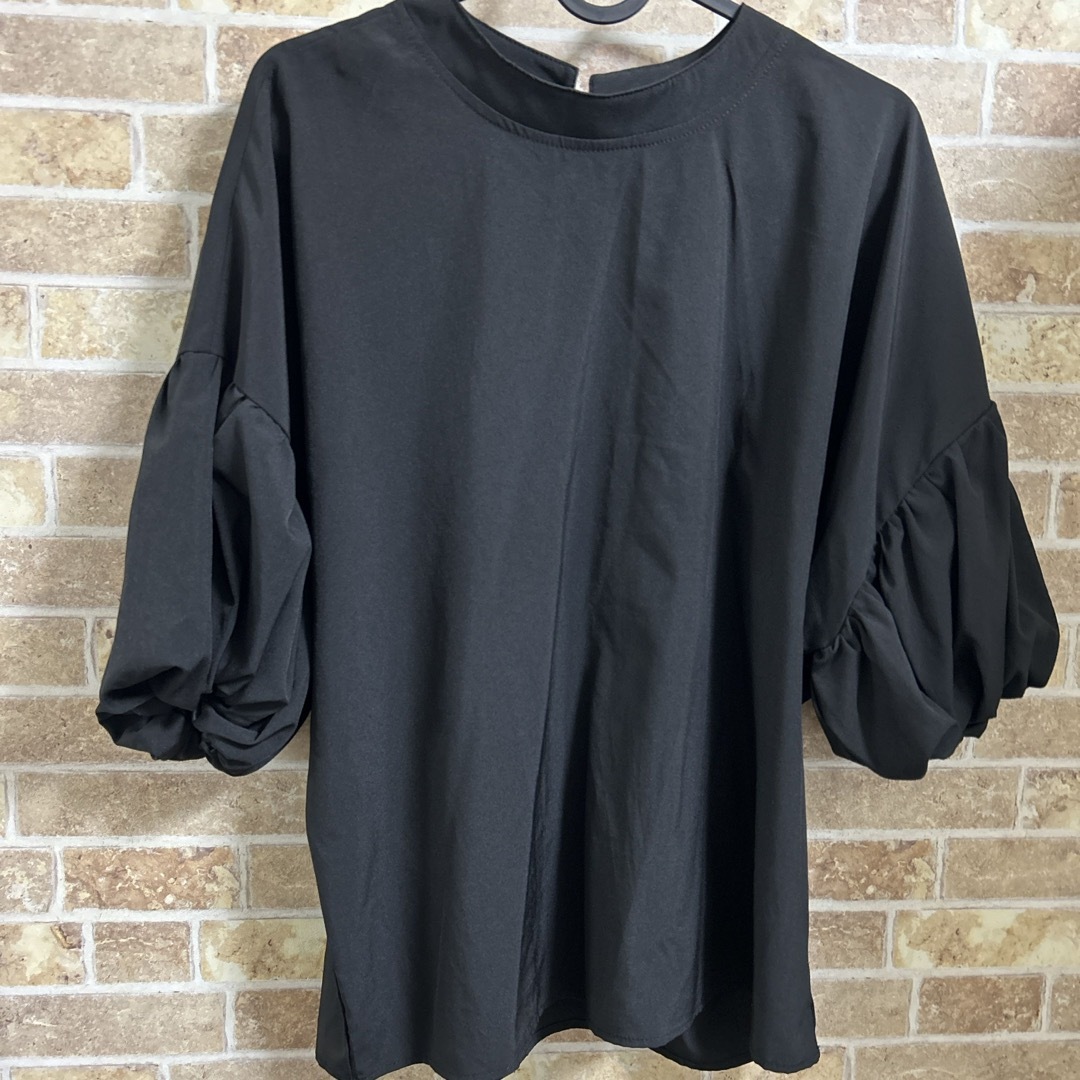 ブラック　トップス　袖シフォン　 レディースのトップス(シャツ/ブラウス(長袖/七分))の商品写真
