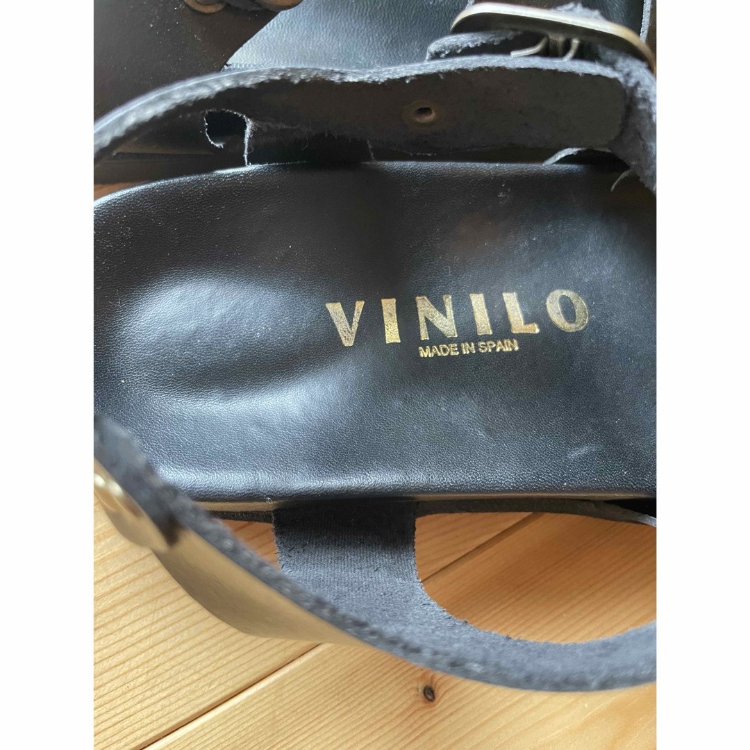 VINILO/ヴィニーロ　バックルサンダル　グルカサンダル　ブラック　37 レディースの靴/シューズ(サンダル)の商品写真