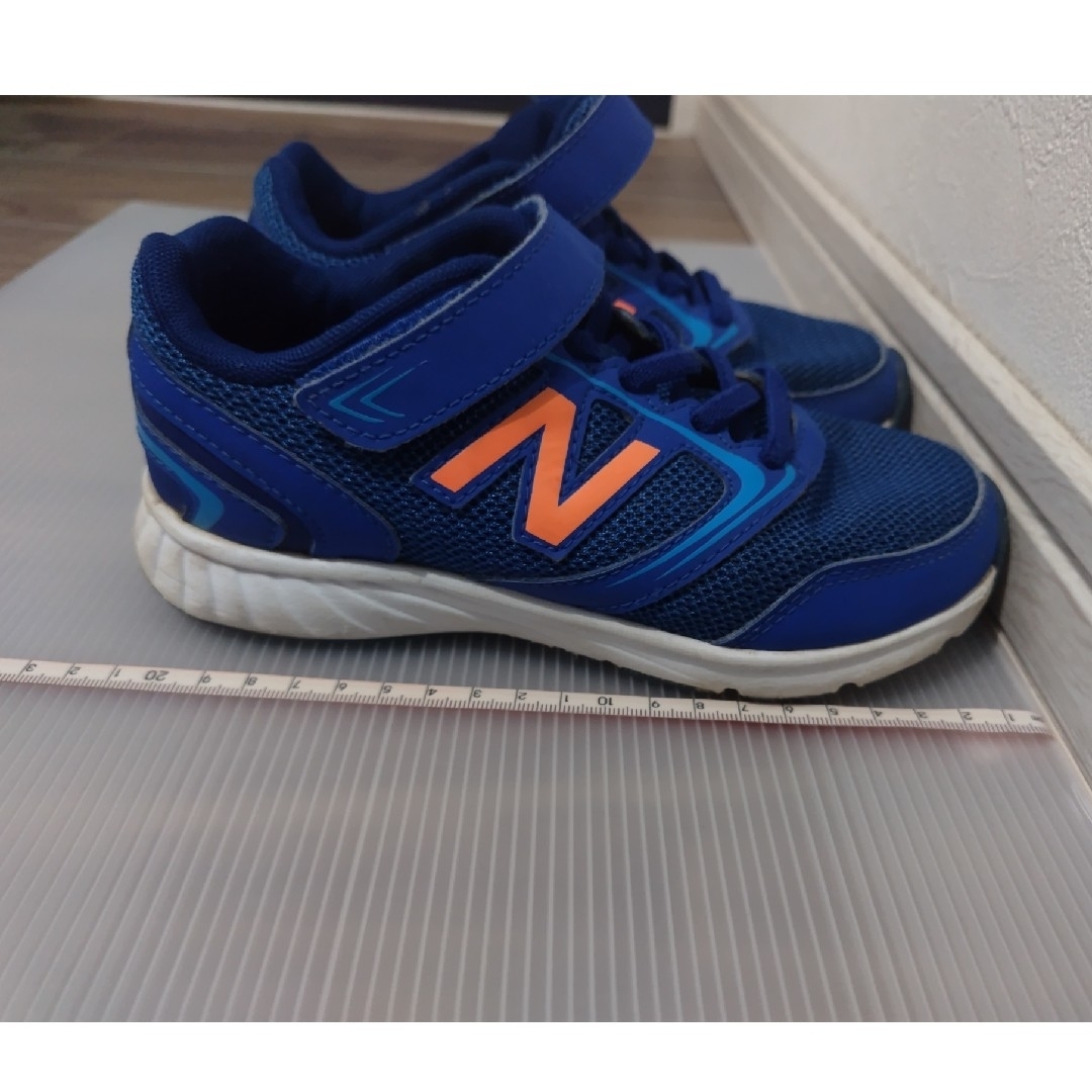 New Balance(ニューバランス)のニューバランス　スニーカー キッズ/ベビー/マタニティのキッズ靴/シューズ(15cm~)(スニーカー)の商品写真