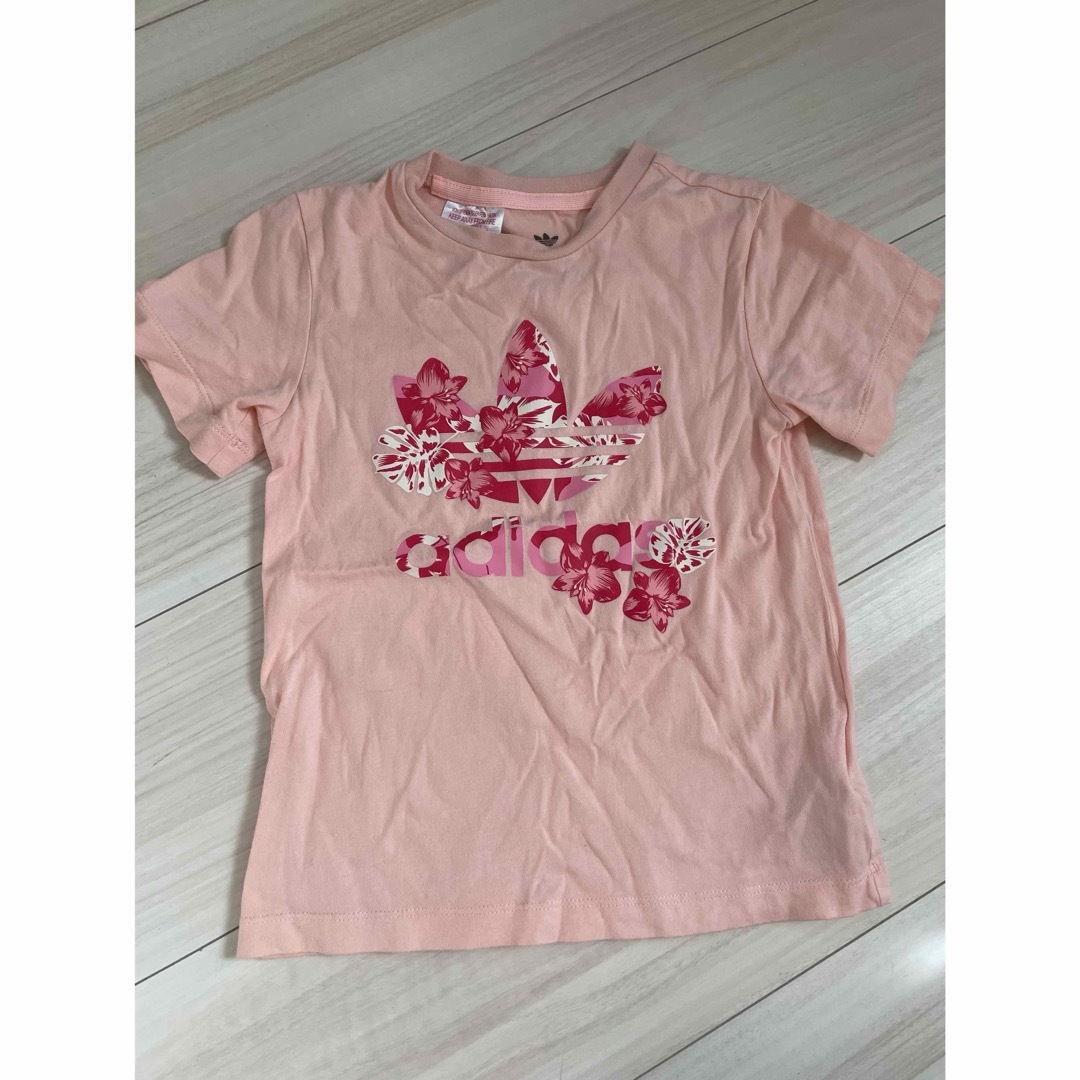 adidas(アディダス)のnext adidas 花柄　ピンクTシャツ キッズ/ベビー/マタニティのキッズ服女の子用(90cm~)(Tシャツ/カットソー)の商品写真