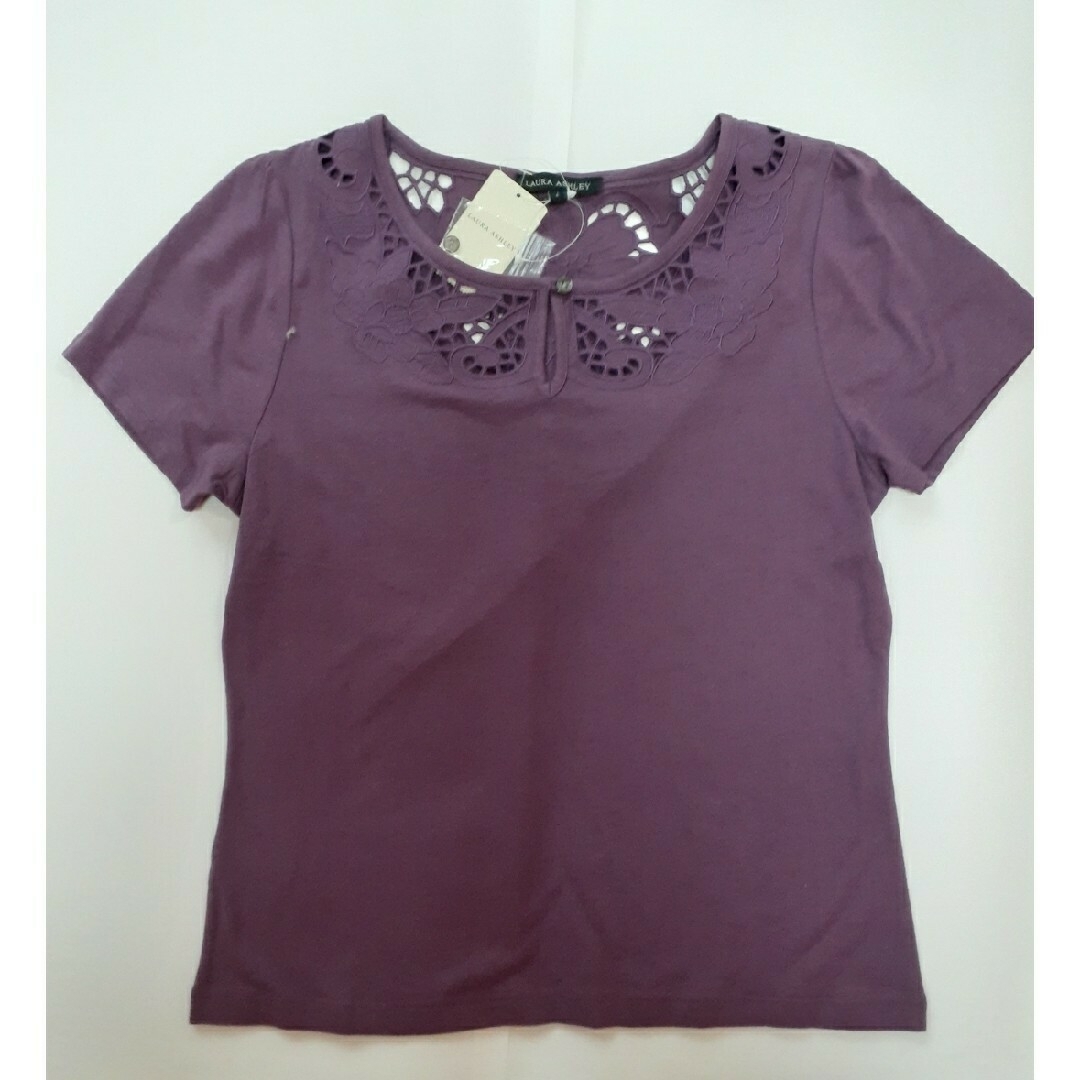LAURA ASHLEY(ローラアシュレイ)のLAURA ASHLEY　新品　Tシャツ　Lサイズ レディースのトップス(Tシャツ(半袖/袖なし))の商品写真