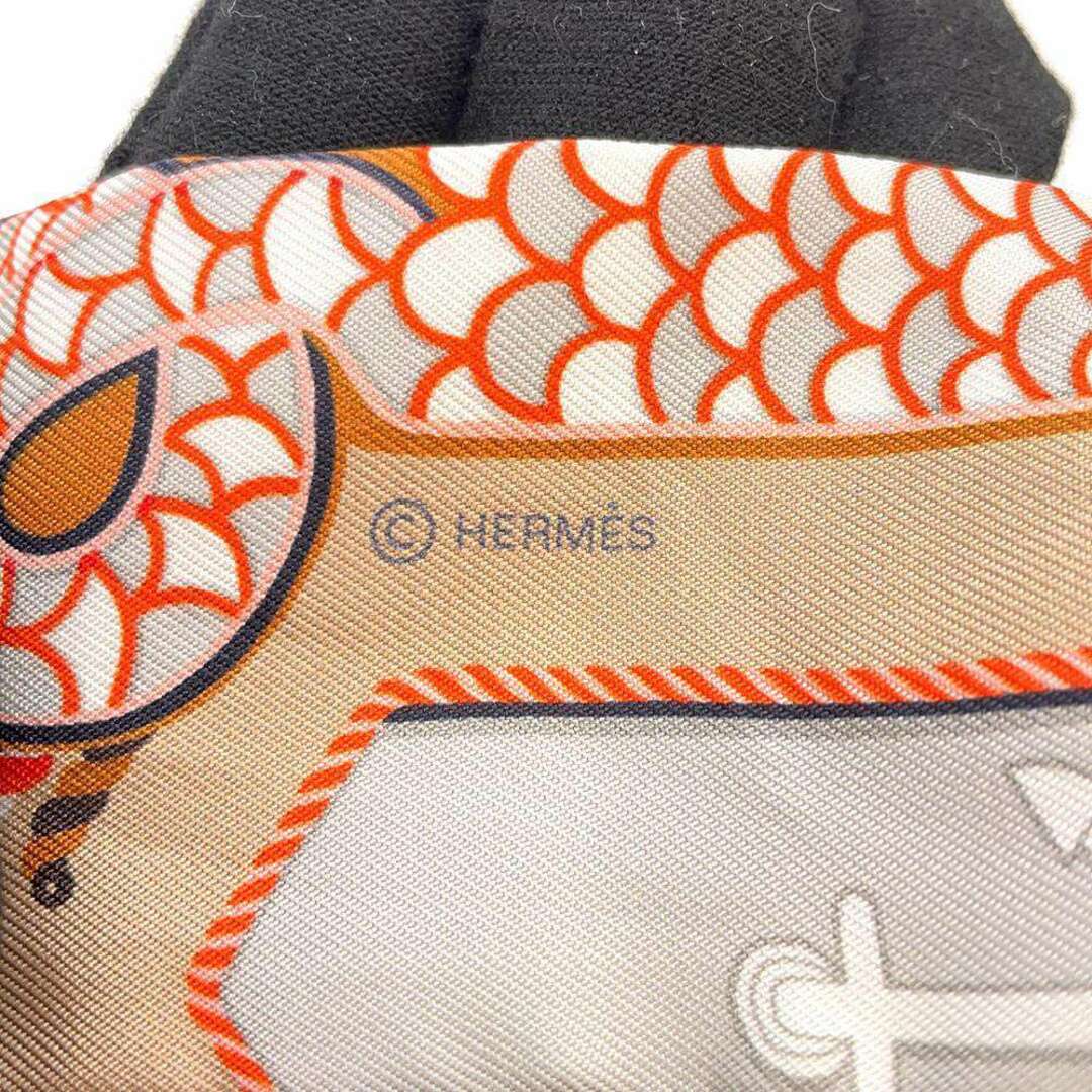 Hermes(エルメス)のエルメス スカーフ ツイリー エポレット・ドゥ・ガラ Epaulettes de Gala シルクツイル 2023秋冬 レディースのファッション小物(バンダナ/スカーフ)の商品写真