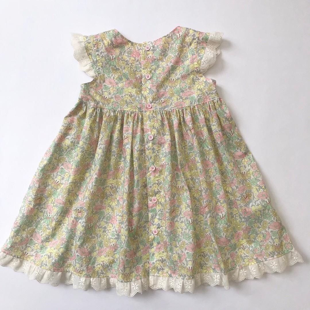 新品　ハンドメイド　ワンピース　90cm  花柄　リバティプリント　レース キッズ/ベビー/マタニティのキッズ服女の子用(90cm~)(ワンピース)の商品写真