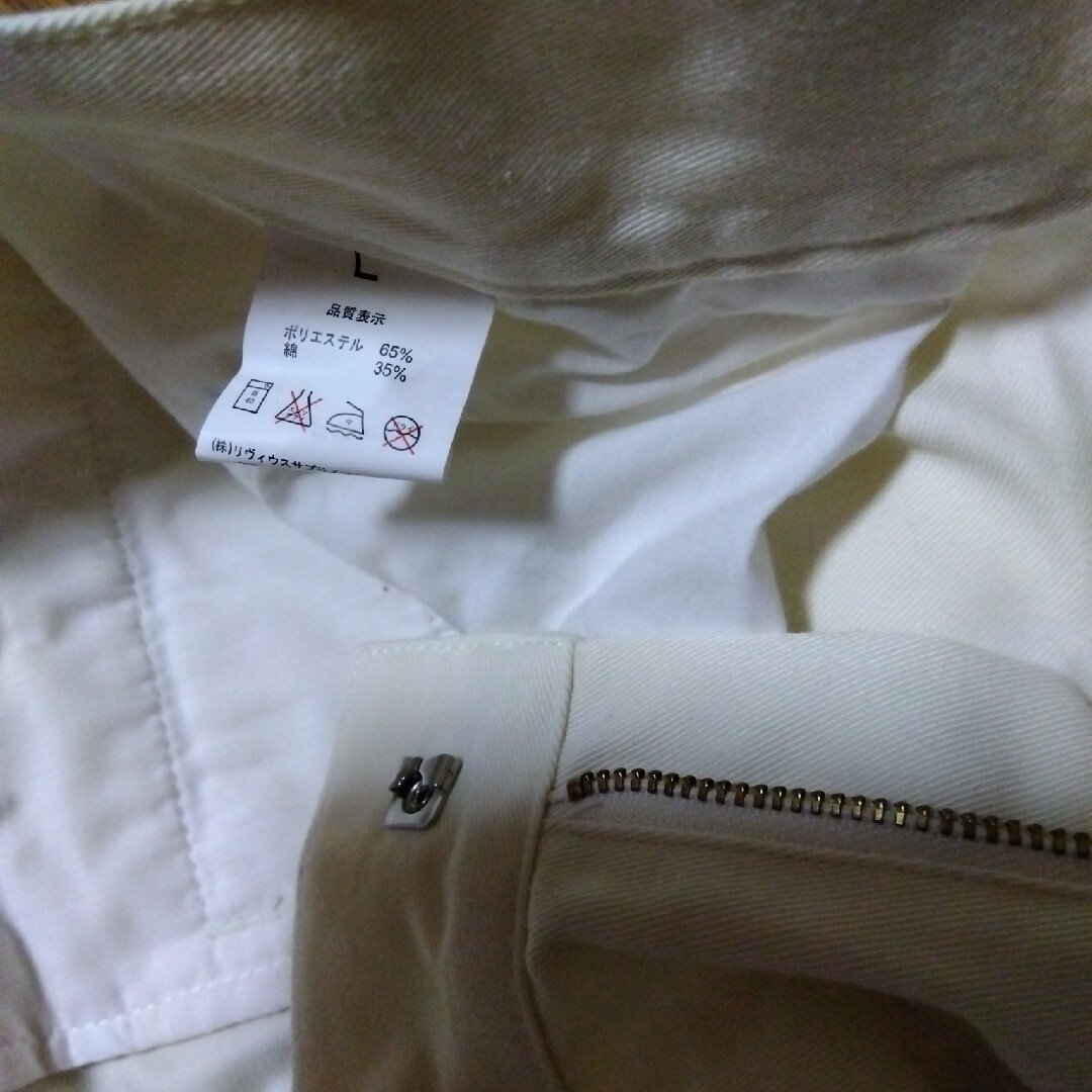 パンツ　長ズボン　オフホワイト　白　Ｌ 汚れあり メンズのパンツ(ワークパンツ/カーゴパンツ)の商品写真