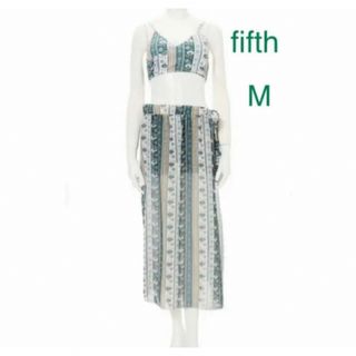 フィフス(fifth)のfifth パレオ付フラワープリントカシュクールビキニ　3点セット 花柄(水着)