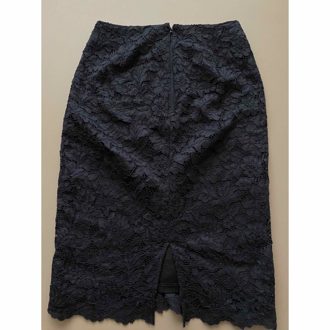 GU(ジーユー)のgu ジーユー レースタイトスカート 黒 ブラック 花柄 レディースのスカート(ひざ丈スカート)の商品写真