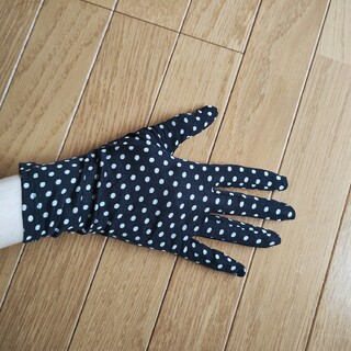 6☆中古）シルク100%薄手手袋　水玉　ドット