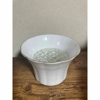 ノリタケ(Noritake)のNoritake ノリタケ 金彩縁取り卓上ホワイトフラワーベース  ローズボール(花瓶)