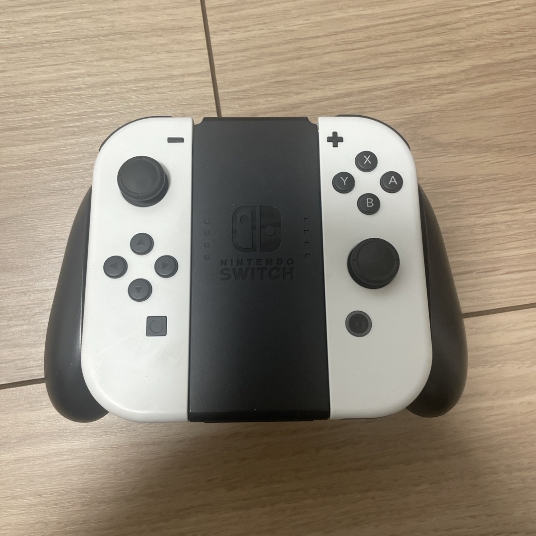 Nintendo Switch Joy-Con 白 エンタメ/ホビーのゲームソフト/ゲーム機本体(その他)の商品写真