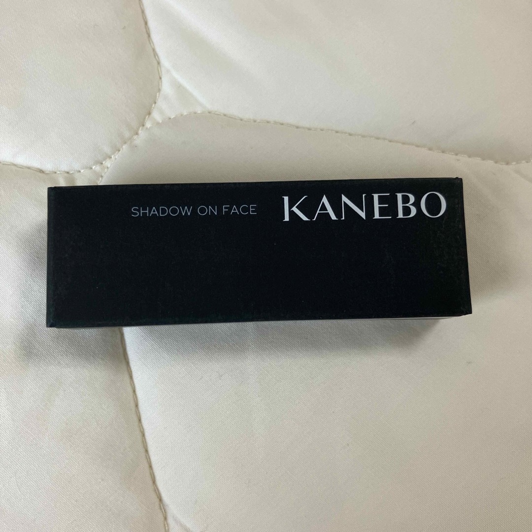 Kanebo(カネボウ)のカネボウ シャドウオンフェース 01 未開封 コスメ/美容のベースメイク/化粧品(フェイスカラー)の商品写真