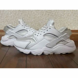 ナイキ(NIKE)のNIKE WMNS AIR HUARACHE RUN 23.0cm(スニーカー)