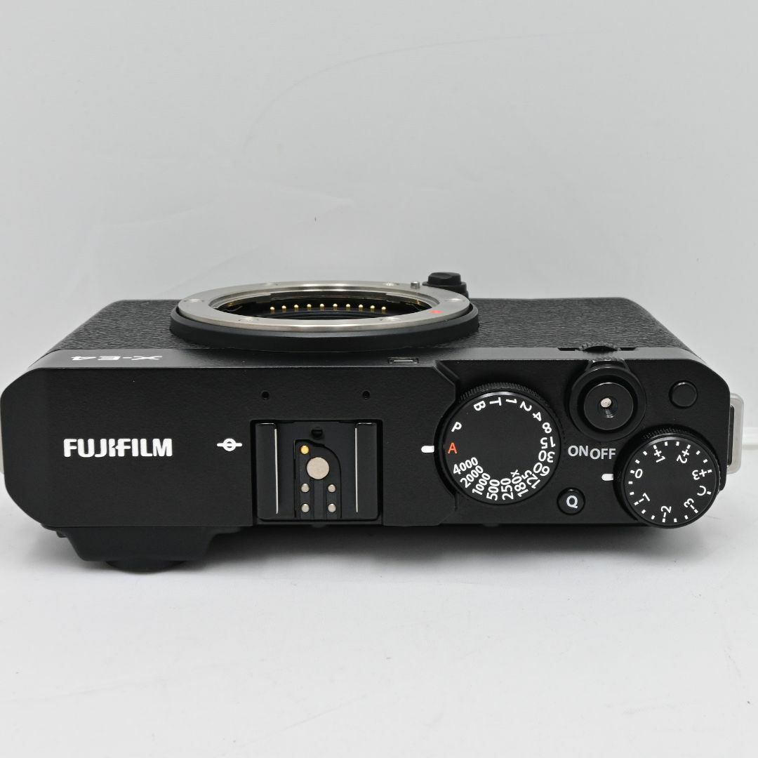  富士フイルム(FUJIFILM) ミラーレスデジタルカメラ X-E4 ボディ  スマホ/家電/カメラのカメラ(ミラーレス一眼)の商品写真