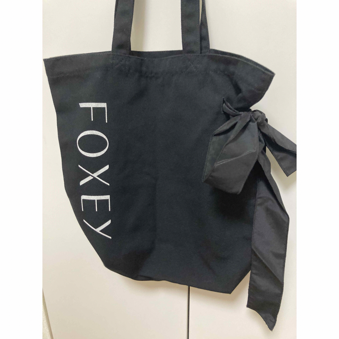 FOXEY(フォクシー)のフォクシーコットントートバッグ　黒 レディースのバッグ(トートバッグ)の商品写真
