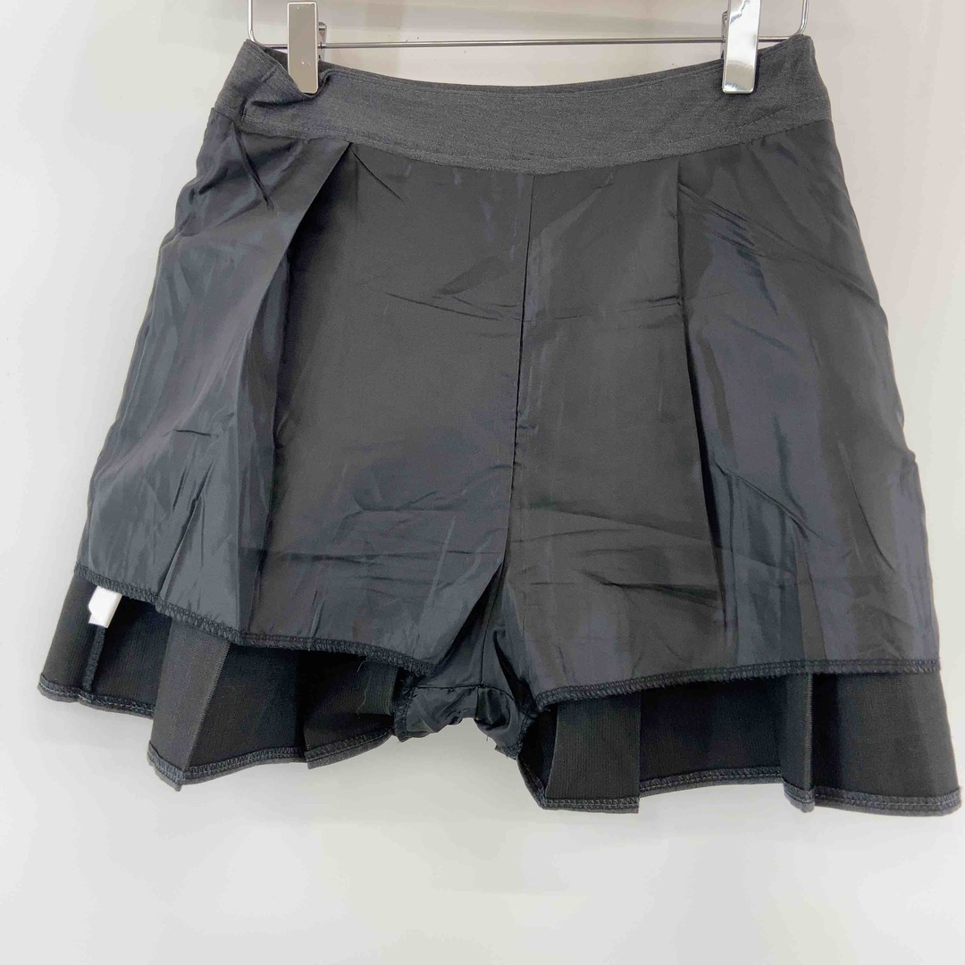 LiuBiao グレー　  レディースインナーパンツ付き　 ミニスカート　プリーツ　サイズM レディースのスカート(ミニスカート)の商品写真