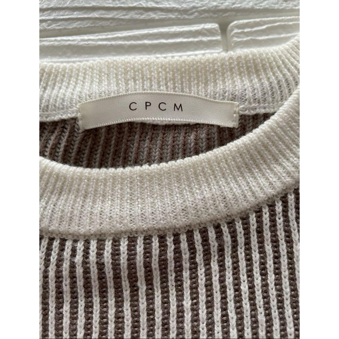 CPCM(シーピーシーエム)の美品　CPCM シーピーシーエム　変わり袖サマーニット　ブラウンストライプ　M レディースのトップス(ニット/セーター)の商品写真