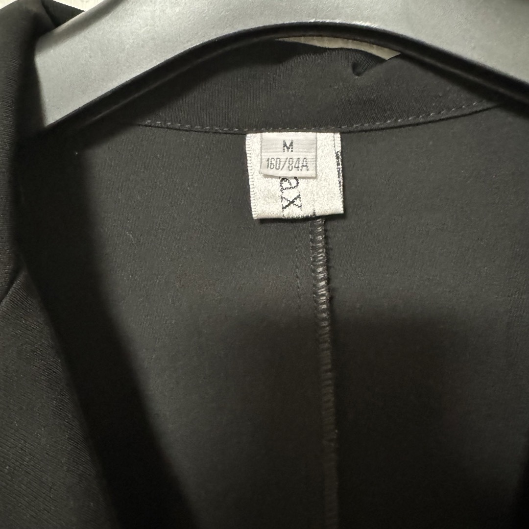 テーラージャケット　黒　七分袖　ストライプ　レディース レディースのジャケット/アウター(テーラードジャケット)の商品写真
