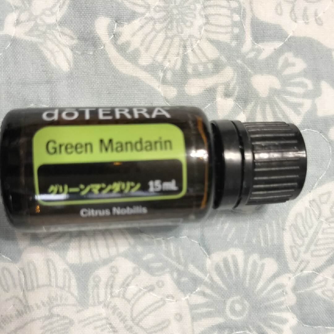 doTERRA(ドテラ)のドテラ　グリーンマンダリン　15ml コスメ/美容のリラクゼーション(エッセンシャルオイル（精油）)の商品写真