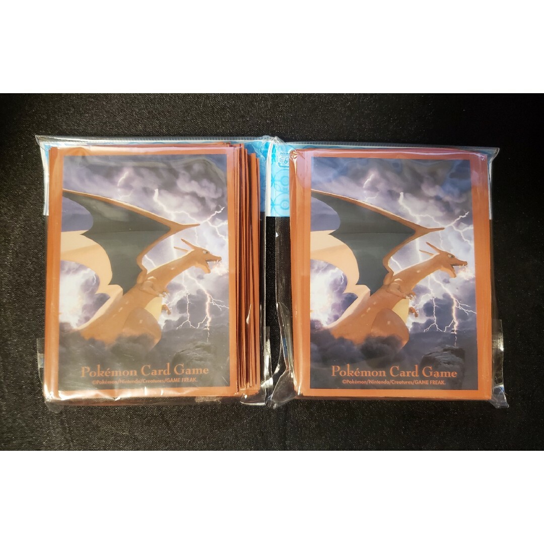 ポケモンカード デッキシールド スリーブ 飛翔リザードン 2個 ① エンタメ/ホビーのトレーディングカード(カードサプライ/アクセサリ)の商品写真