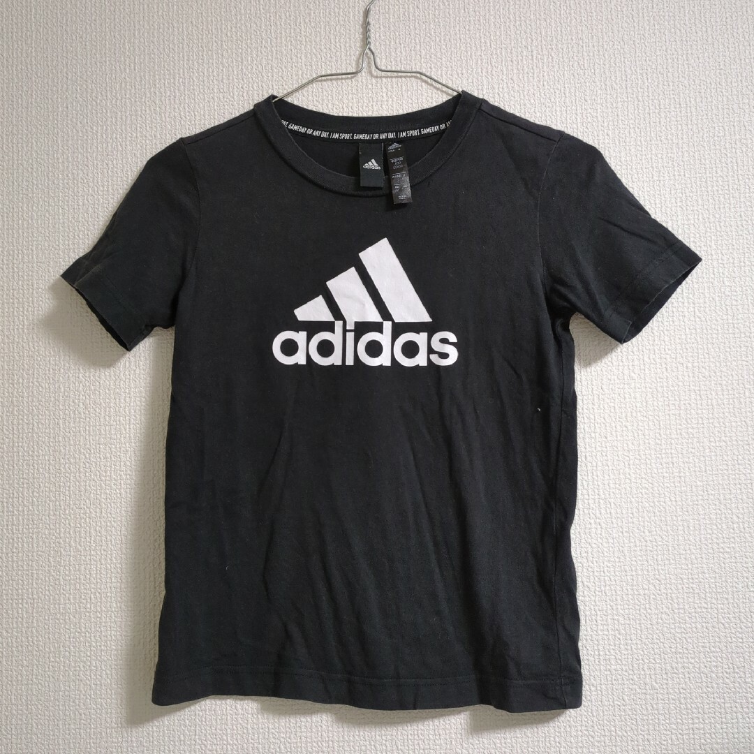 adidas(アディダス)のアディダスＴシャツ130 cm キッズ/ベビー/マタニティのキッズ服男の子用(90cm~)(Tシャツ/カットソー)の商品写真