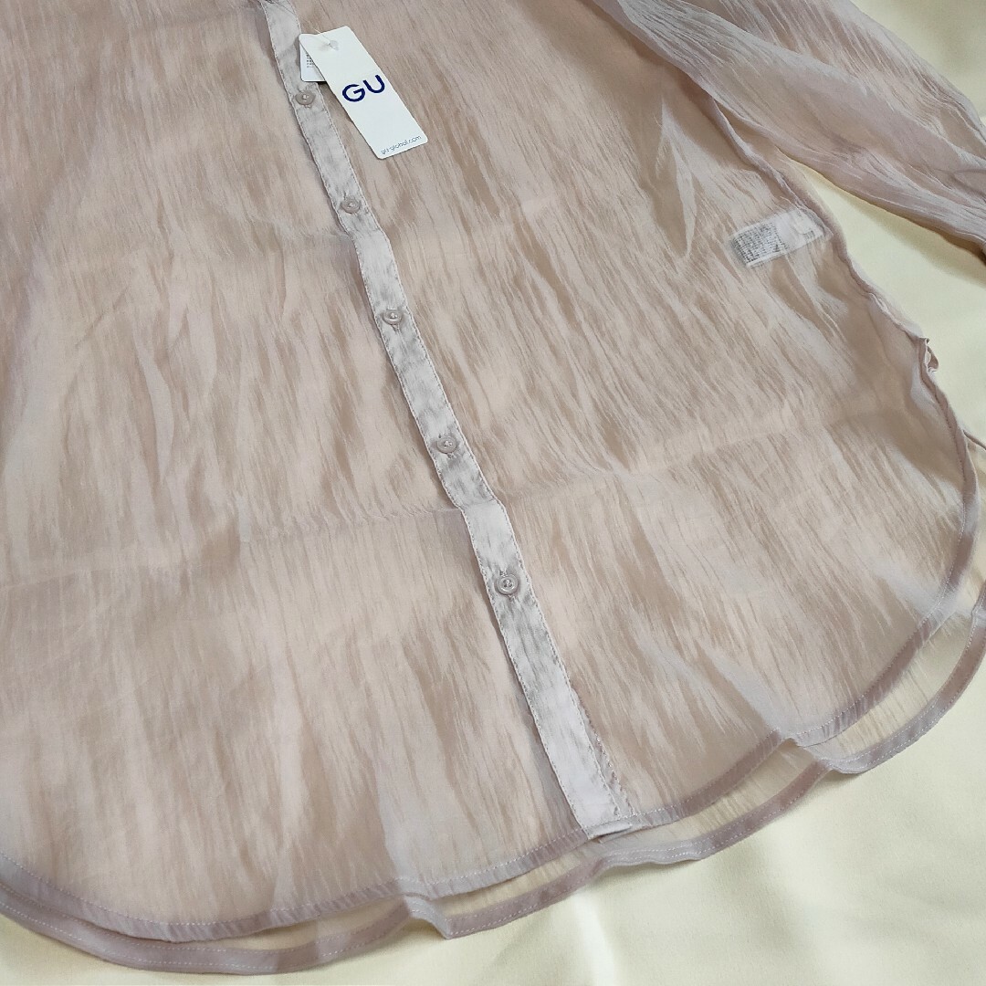 GU(ジーユー)の新品　タグ付　ジーユー シアー　ロングシャツ　ピンク　S　　おしゃれ　可愛い レディースのトップス(シャツ/ブラウス(長袖/七分))の商品写真