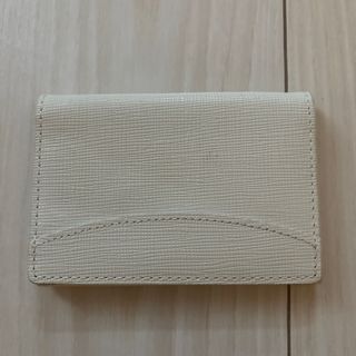 パイロット(PILOT)の【TRENDER LEATHER】２つ折型ホワイト3ポケット名刺入【PILOT】(名刺入れ/定期入れ)