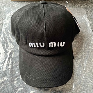 miumiu ミュウミュウ　キャップ帽子　ブラック　男女兼用