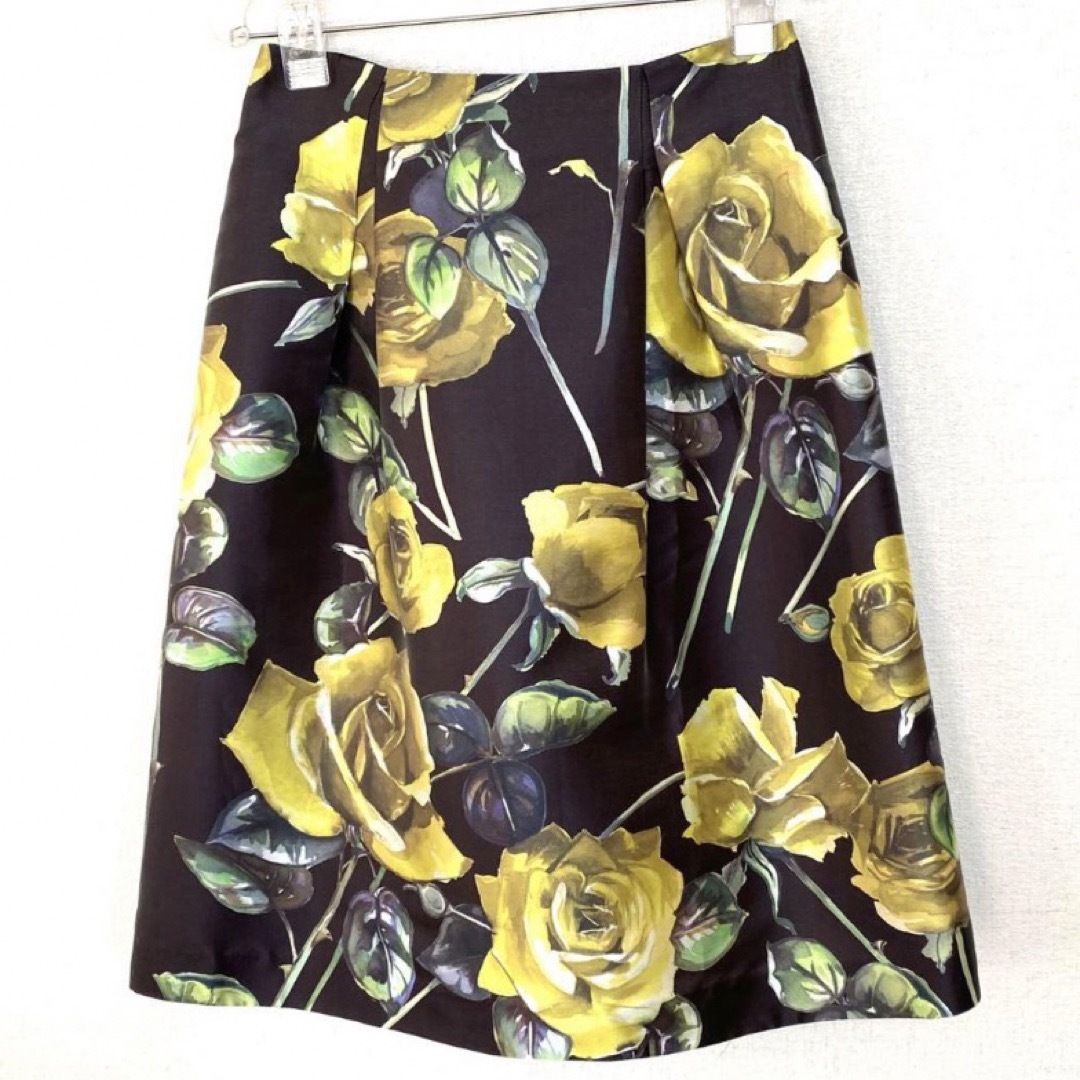 dinos(ディノス)の未使用　ディノス　DAMA collection イタリア素材　シルク混スカート レディースのスカート(ひざ丈スカート)の商品写真