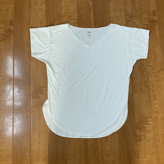 ユニクロ(UNIQLO)のUNIQLO エアリズムシームレスＶネックロングＴ(Tシャツ(半袖/袖なし))