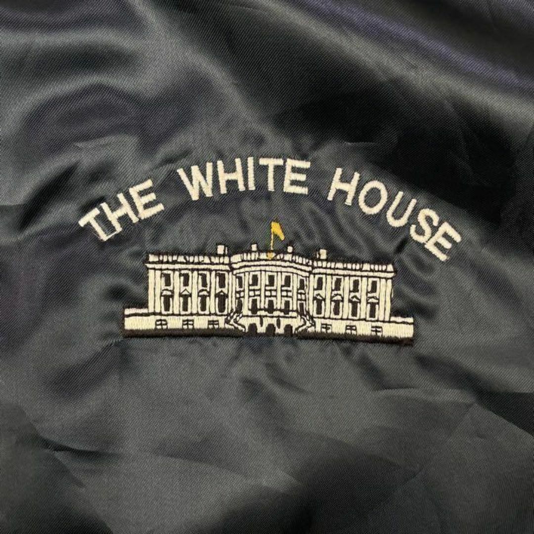 激レア USA製 スタジャン ホワイトハウス 刺繍 極太アーム オーバーサイズ メンズのジャケット/アウター(スタジャン)の商品写真