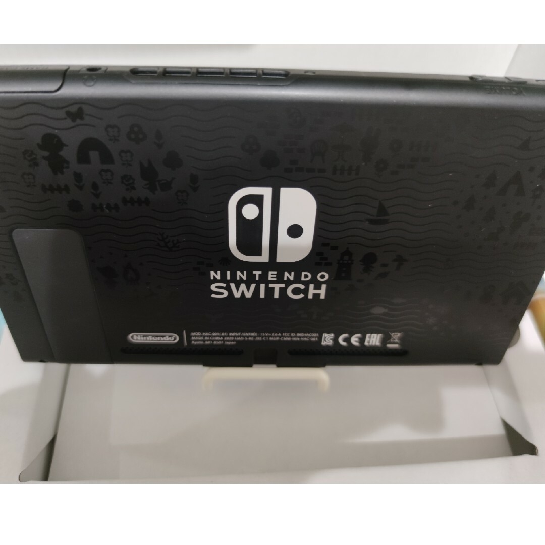 Nintendo Switch(ニンテンドースイッチ)の【初期化済み】Nintendo Switch あつまれどうぶつの森ver エンタメ/ホビーのゲームソフト/ゲーム機本体(家庭用ゲーム機本体)の商品写真