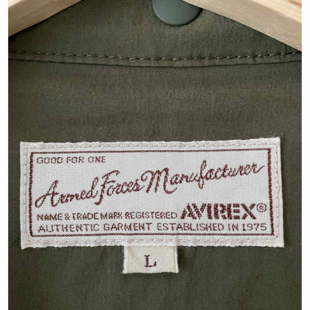 AVIREX(アヴィレックス)のAVIREX メンズ  半袖パーカー  ナイロンパーカー カーキ L メンズのトップス(シャツ)の商品写真