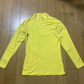アンダーアーマー(UNDER ARMOUR)のアンダーアーマン　インナー　黄色(Tシャツ/カットソー(半袖/袖なし))
