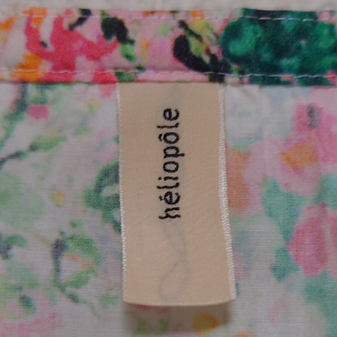 heliopole(エリオポール)のエリオポール　ブラウス　花柄　フリル　可愛い　カラフル レディースのトップス(シャツ/ブラウス(半袖/袖なし))の商品写真
