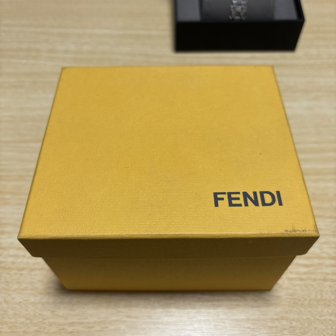 FENDI(フェンディ)のフェンディ 750L ズッカ クォーツ レディース 腕時計　シェル文字盤  レディースのファッション小物(腕時計)の商品写真