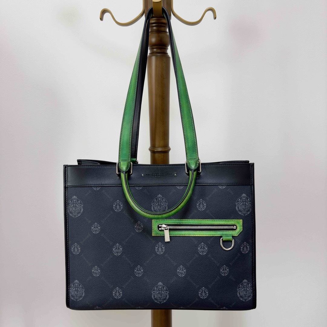 極美品 定価38.9万円 ベルルッティ 限定ウリス パティーヌレザートートバッグ 極美品 定価38.9万円 ベルルッティ 限定ウリス パティーヌレザートートバッグ